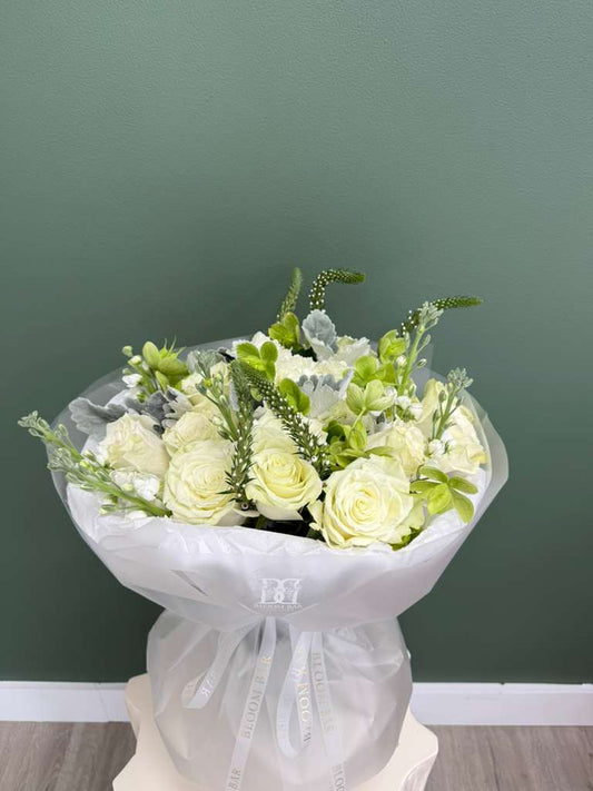 White Garden Whisper